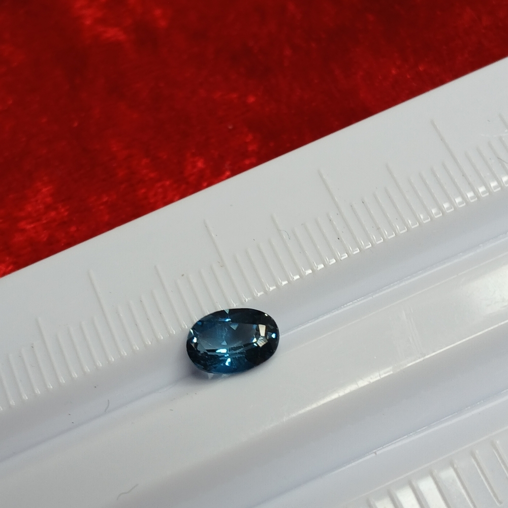 Elegant London Blue Oval Topaz Gemstone 7x5mm